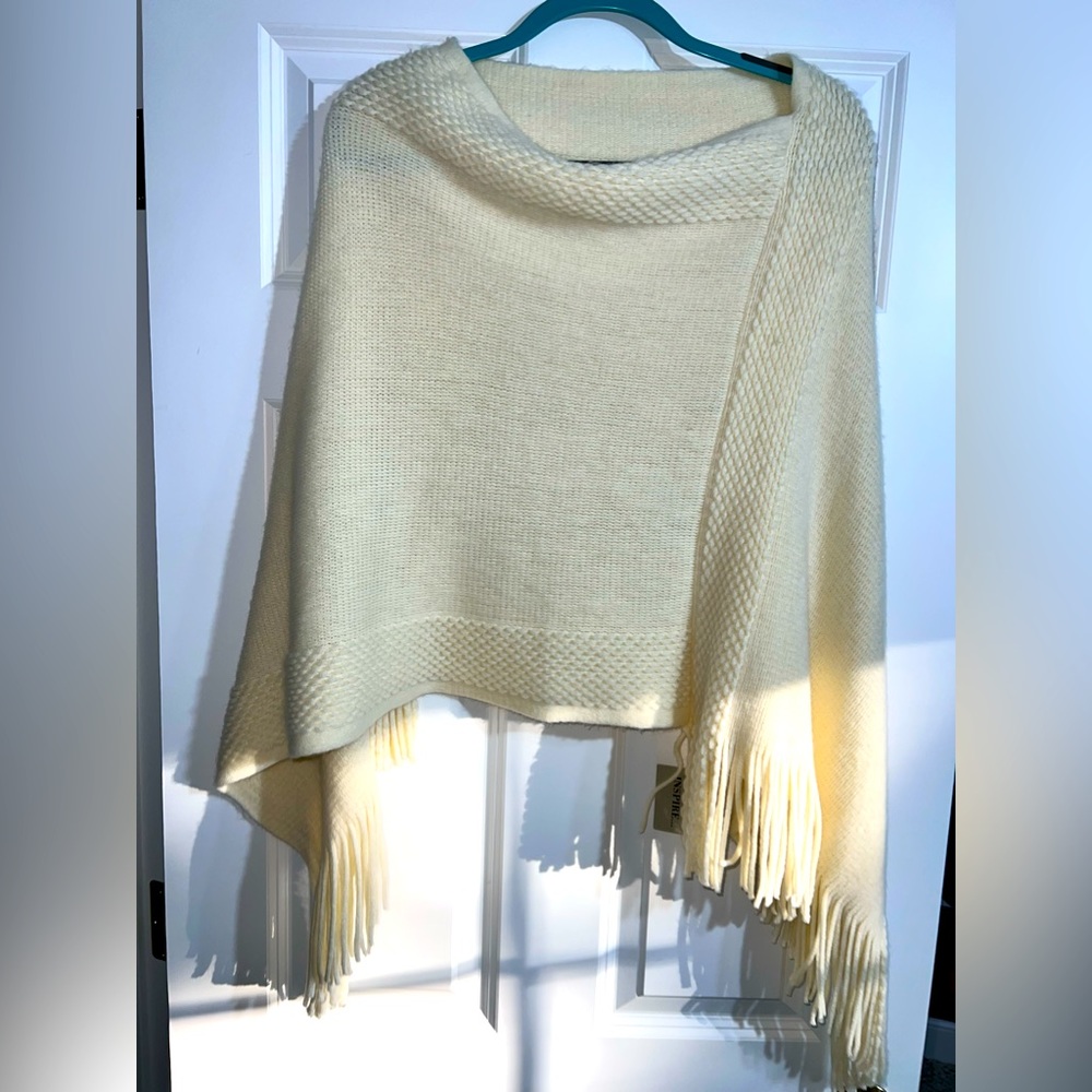 Inspire Knitted Cream Beige Poncho Cape Wrap Sweater One Size